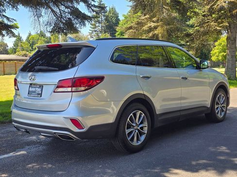 Used 2018 Hyundai Santa Fe SE FWD image 6
