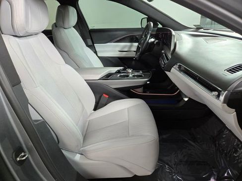 Used 2024 Cadillac Lyriq Luxury image 19
