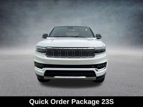 Used 2023 Jeep Grand Wagoneer 4WD image 10