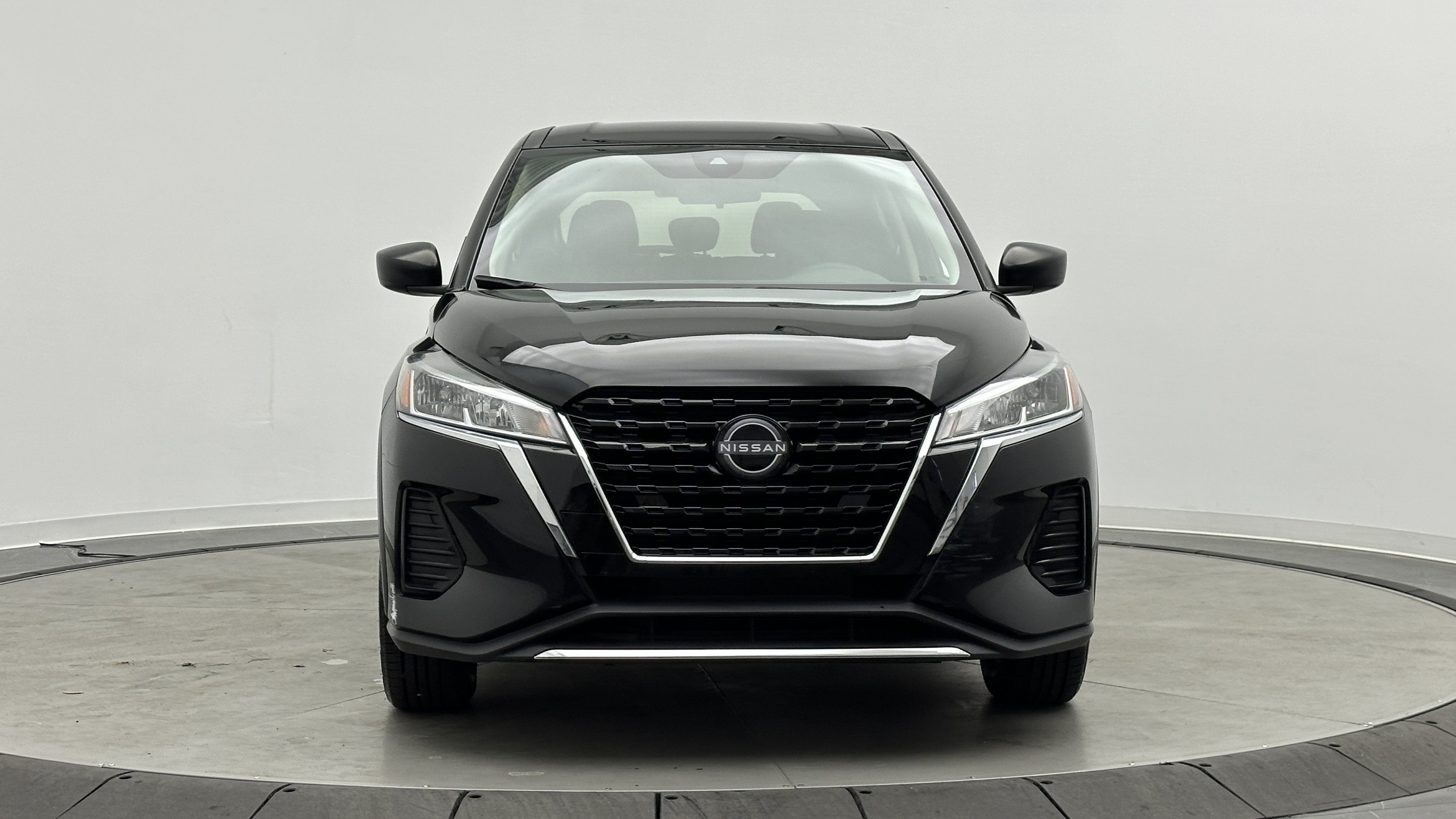 Used 2024 Nissan Kicks S FWD image 2