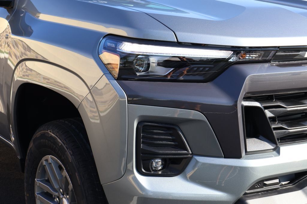 New 2026 Chevrolet Colorado LT w/ LT Convenience Package AWD/4WD image 3