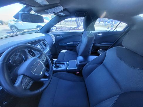 Used 2016 Dodge Charger SE image 10