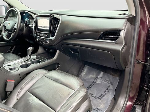 Used 2018 Chevrolet Traverse LT image 30