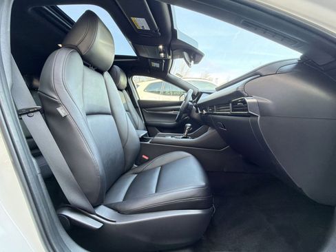 Used 2022 MAZDA MAZDA3 s image 25