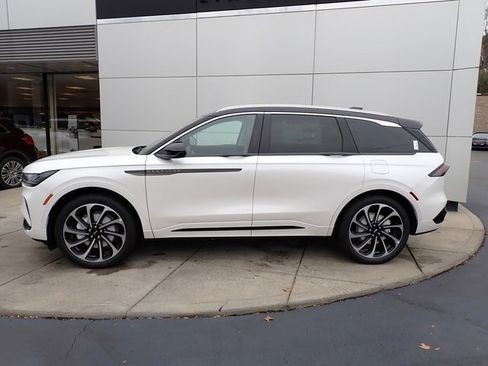 New 2026 Lincoln Nautilus Black Label image 2