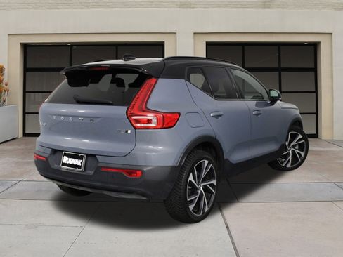 Used 2021 Volvo XC40 T5 R-Design w/ Protection Package Premier image 4