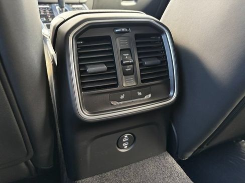 Certified 2026 Porsche Macan AWD/4WD image 24
