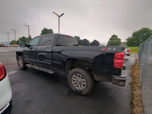 Used 2019 Chevrolet Silverado 2500 LTZ w/ Duramax Plus Package AWD/4WD image 4