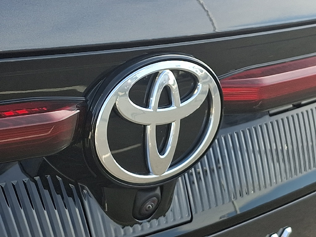Certified 2023 Toyota Crown AWD/4WD image 30