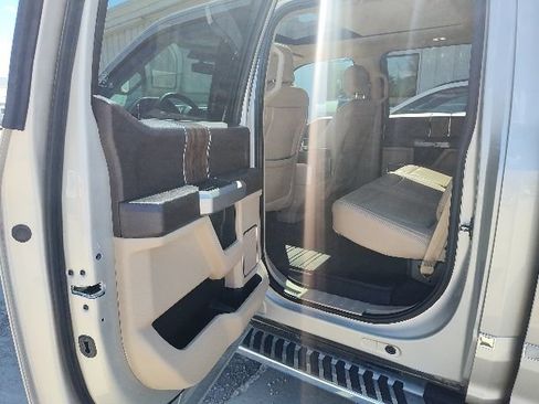 Used 2018 Ford F150 Lariat w/ Equipment Group 502A Luxury AWD/4WD image 16