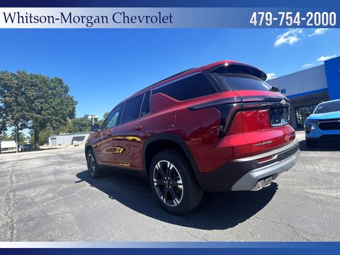 New 2027 Chevrolet Traverse LT w/ Sun and Wheel Package FWD image 7
