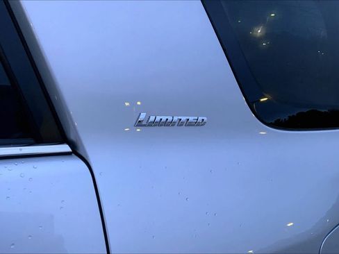 Used 2024 Toyota 4Runner Limited AWD/4WD image 10