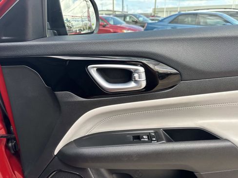 Used 2025 Jeep Compass Limited AWD/4WD image 14