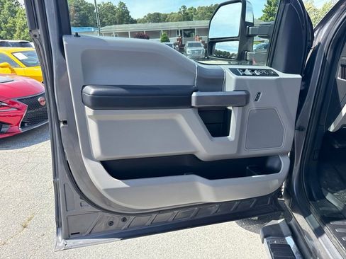 Used 2021 Ford F250 XLT w/ XLT Premium Package AWD/4WD image 25