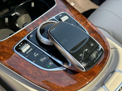Used 2020 Mercedes-Benz E 350 4MATIC Sedan image 27