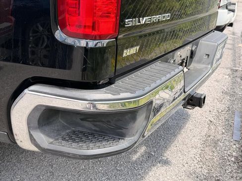 Used 2022 Chevrolet Silverado 1500 LT AWD/4WD image 14