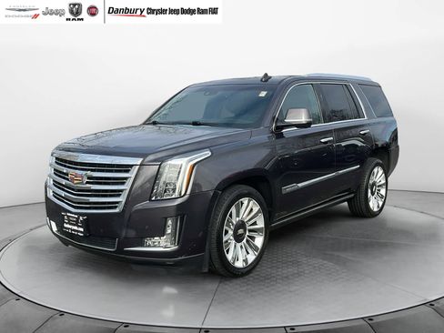 Used 2016 Cadillac Escalade Platinum image 3