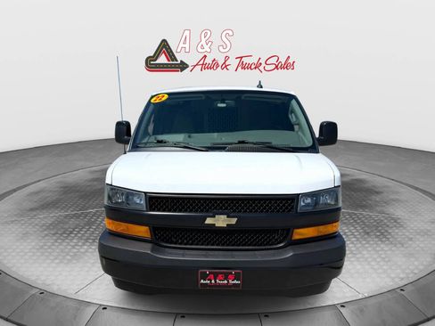 Used 2022 Chevrolet Express 2500 w/ Driver Convenience Package RWD image 2
