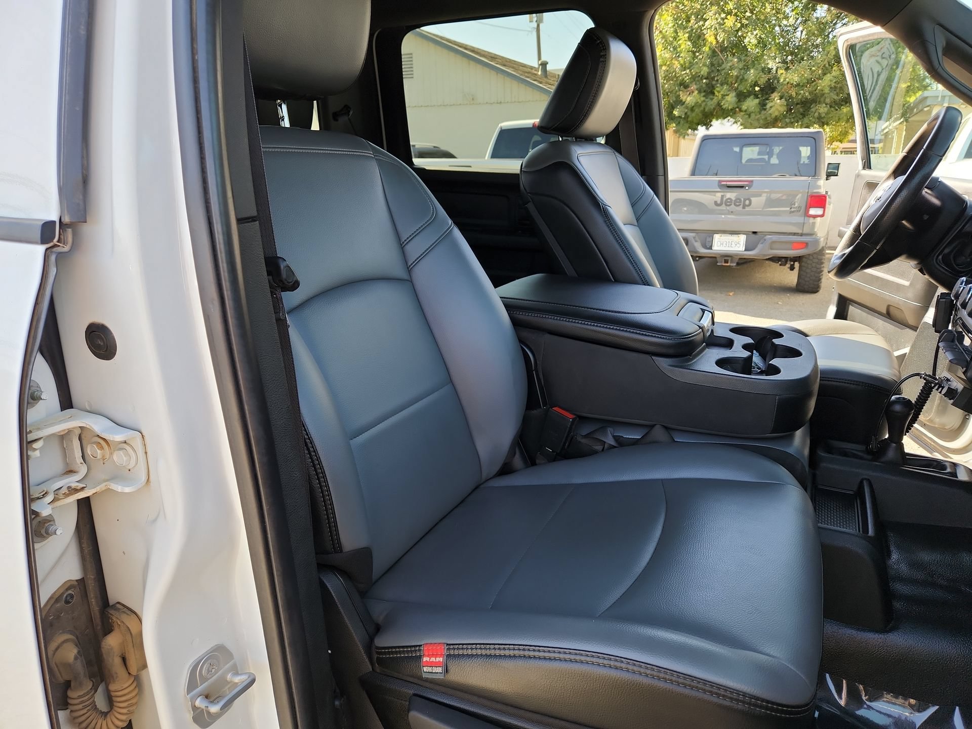 Used 2022 RAM 2500 Tradesman w/ Chrome Appearance Group AWD/4WD image 24