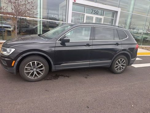 Used 2020 Volkswagen Tiguan SE image 17