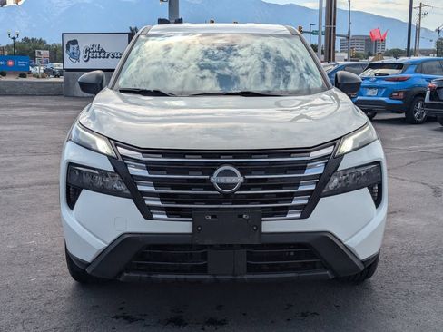 Used 2024 Nissan Rogue S AWD/4WD image 10