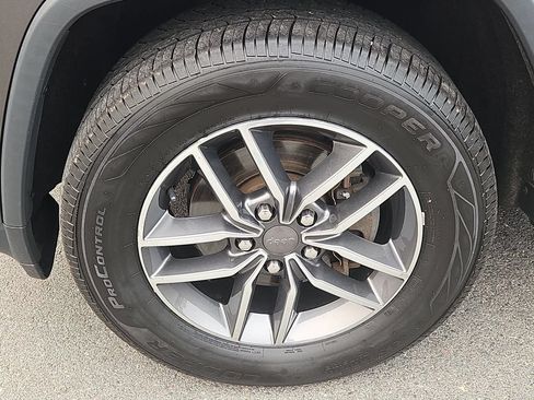 Used 2019 Jeep Grand Cherokee Limited AWD/4WD image 7