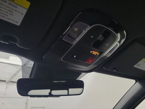 Used 2022 Hyundai Santa Cruz SEL Premium image 16