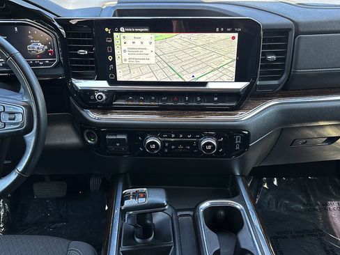 Used 2024 GMC Sierra 1500 Elevation w/ Preferred Package AWD/4WD image 26