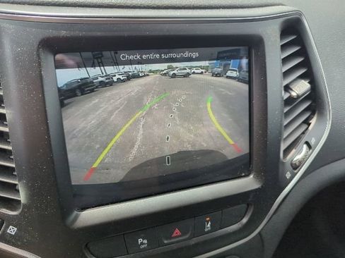 Used 2022 Jeep Cherokee Latitude Lux AWD/4WD image 16