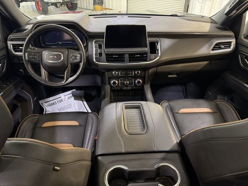 Used 2024 GMC Yukon AT4 w/ Technology Package AWD/4WD image 23