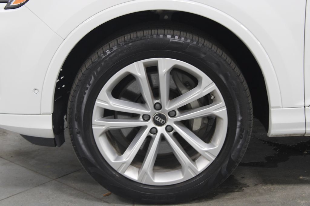 Used 2025 Audi Q7 3.0T Premium Plus AWD/4WD image 18