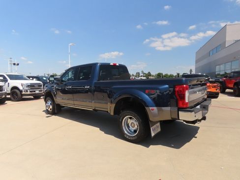 Used 2019 Ford F350 King Ranch w/ King Ranch Ultimate Package AWD/4WD image 16
