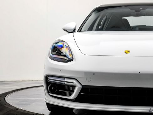 Used 2023 Porsche Panamera 4 Platinum Edition AWD/4WD image 29