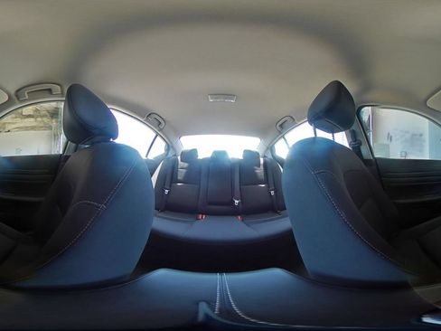 Used 2025 Nissan Altima 2.5 SV FWD image 41