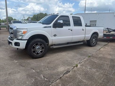 Used 2015 Ford F250 Platinum w/ FX4 Off-Road Package AWD/4WD image 4