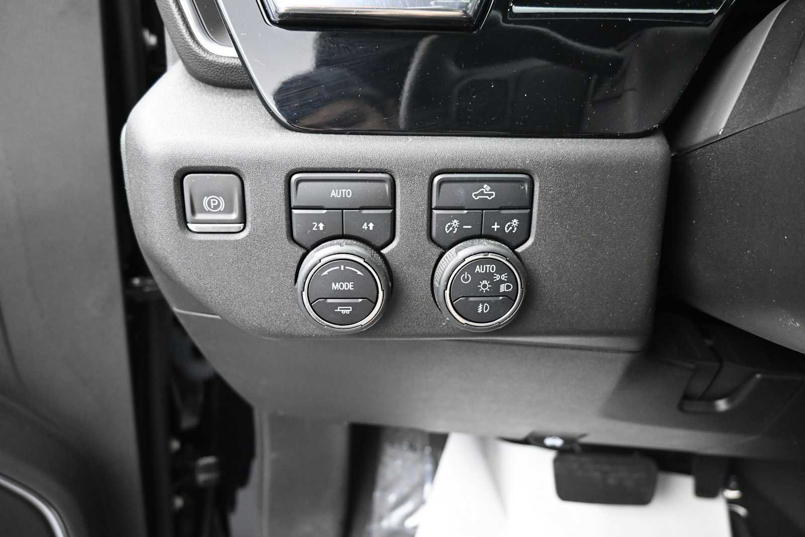 Used 2023 Chevrolet Silverado 1500 RST AWD/4WD image 10
