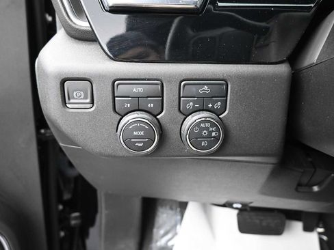 Used 2023 Chevrolet Silverado 1500 RST AWD/4WD image 10