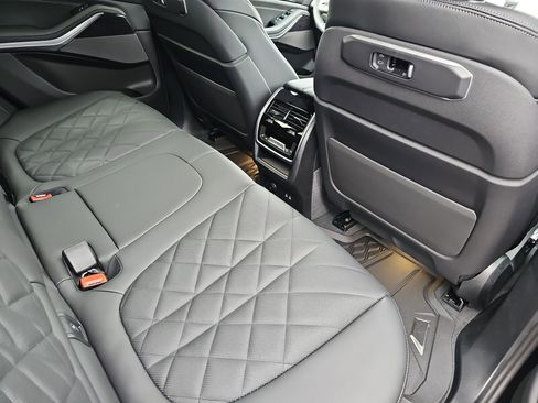 New 2026 BMW X5 xDrive40i w/ M Sport Package AWD/4WD image 11