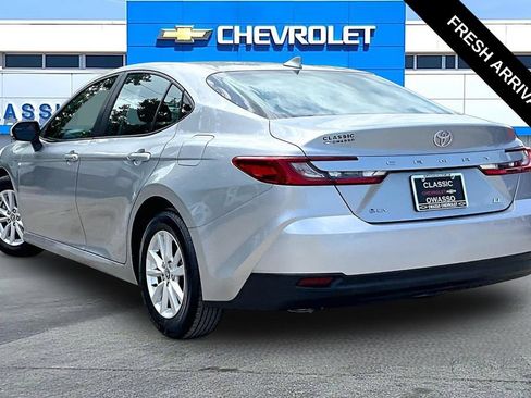 Used 2025 Toyota Camry LE FWD image 3
