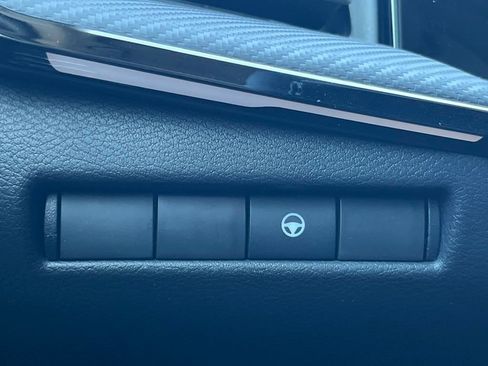 New 2025 Nissan Kicks SR image 19