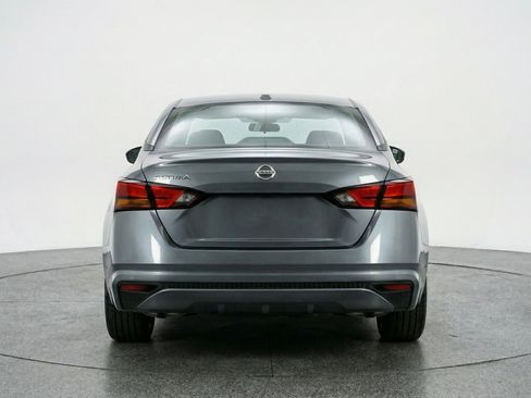 Used 2025 Nissan Altima 2.5 SV FWD image 7