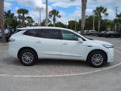 Used 2022 Buick Enclave Premium AWD/4WD image 4