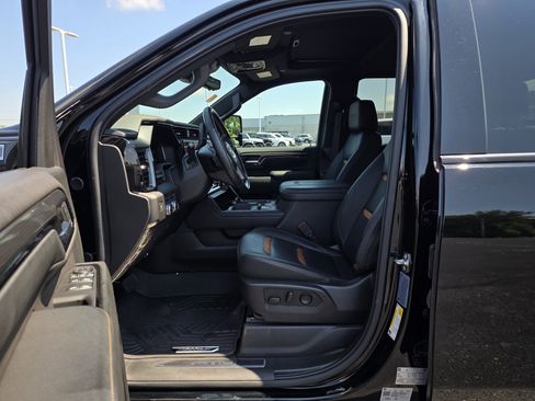 Used 2024 GMC Sierra 2500 AT4 w/ AT4 Premium Plus Package AWD/4WD image 31