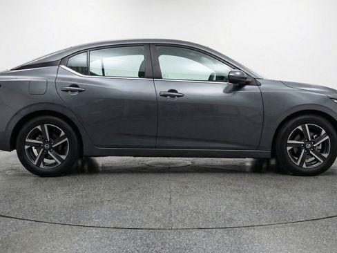 Used 2025 Nissan Sentra SV image 11