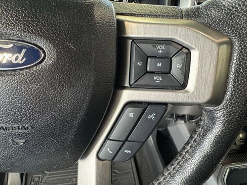 Used 2015 Ford F150 Platinum w/ Equipment Group 701A Luxury image 14