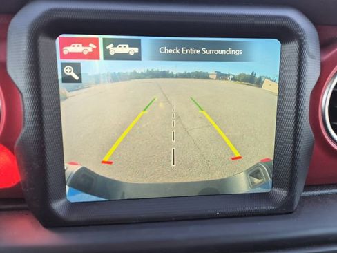 Used 2022 Jeep Gladiator Rubicon w/ LED Lighting Group AWD/4WD image 16