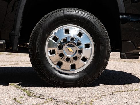 Used 2024 Chevrolet Silverado 3500 High Country w/ High Country Premium Package AWD/4WD image 10