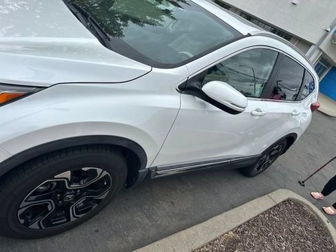 Used 2019 Honda CR-V Touring image 4