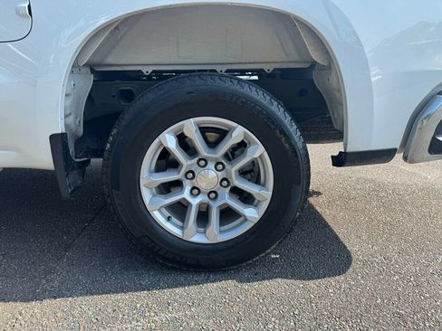 Used 2023 Chevrolet Silverado 1500 LT RWD image 9