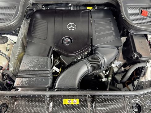 Used 2025 Mercedes-Benz GLE 350 4MATIC image 29